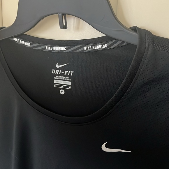 Nike Running Long Sleeve Shirt Lightweight Size Medium Black - Picture 3 of 10